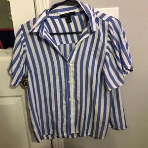 Short sleeve open back button down shirt